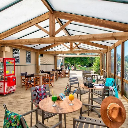 Budget Glamping Safaritent La Bretonniere אוהל מפואר *